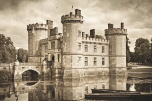 How Did Castles Use Water as a Defense Mechanism